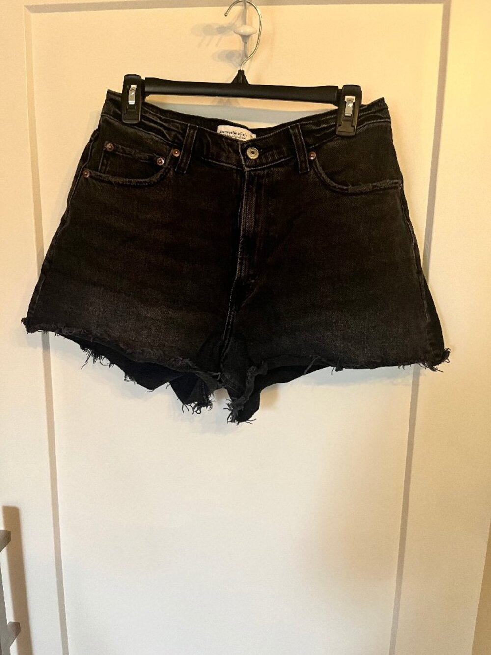 Abercrombie The 90s Relaxed Cutoff Short 30/10 Black Denim Curve